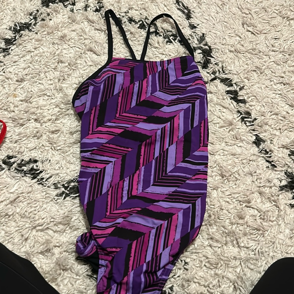 Girls speedo swim suit size 32